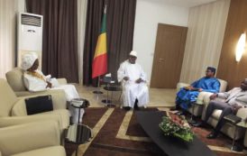 Mali : Le Président IBK reçoit les trois nouveaux Ambassadeurs du Mali au Niger, au Gabon et en Allemagne [Photos]