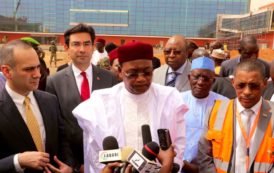 Le Président de la République du Niger SEM Issoufou Mahamadou, a visité le Chantier de rénovation de l’Aéroport International Diori Hamani de Niamey