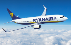 Ryanair supprime 250 postes administratifs, prévoit le licenciement de 3.000 navigants